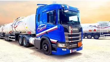A foto mostra uma carreta da Ademir Transportes